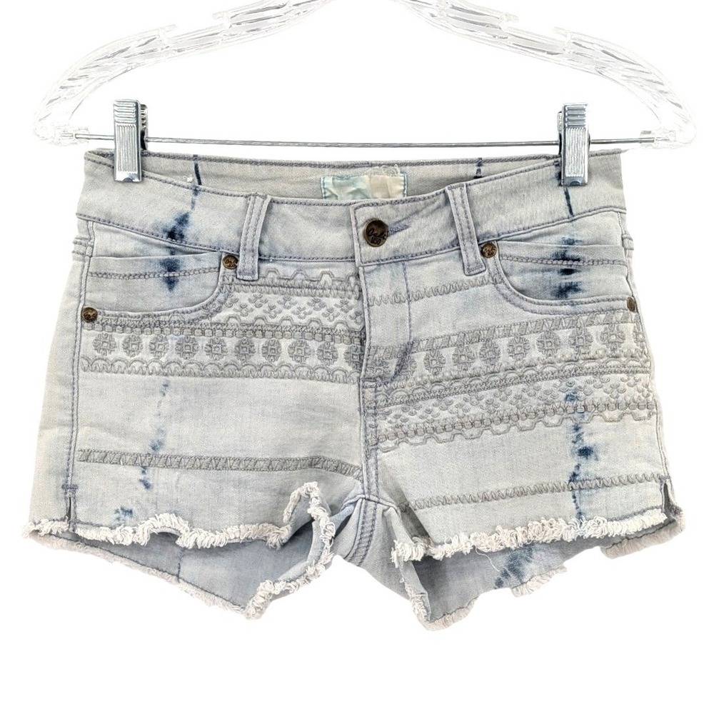 Y2K Cali Light Wash Embroidered Denim Cutoff‎ Shorts Size 3 Junior